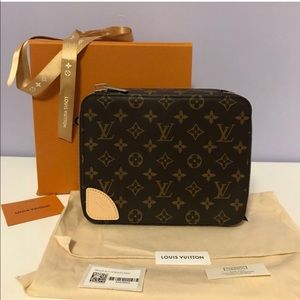 Louis Vuitton Horizon ACCESSORIES POUCH